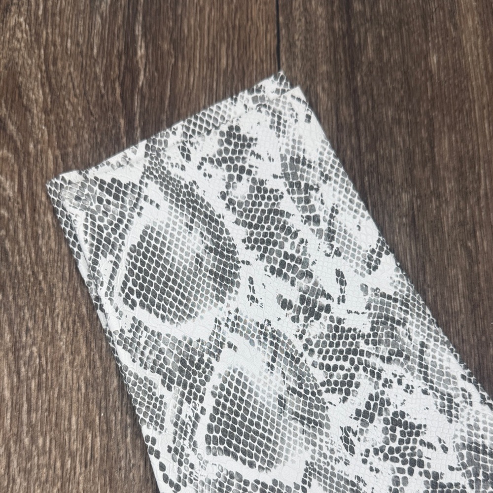 Commando Gray Snake Pattern Leggings - image 6